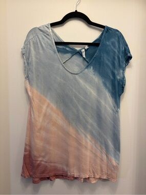Tie Dye T Shirt Women's M Blue Pink V Neck Short Sleeve Cable & Gauge